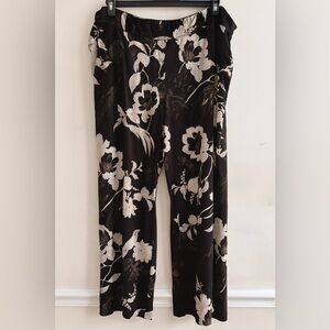 Soma Black and Cream Patterned Apparel